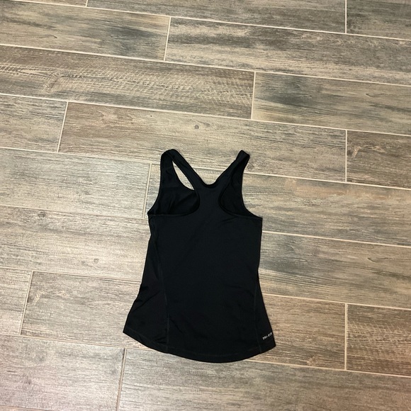 Nike Razorback Tank - Picture 2 of 4